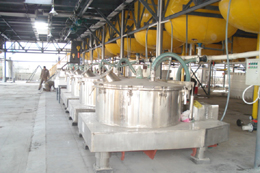 吊袋離心機_離心機生產(chǎn)廠家哪家質(zhì)量好？